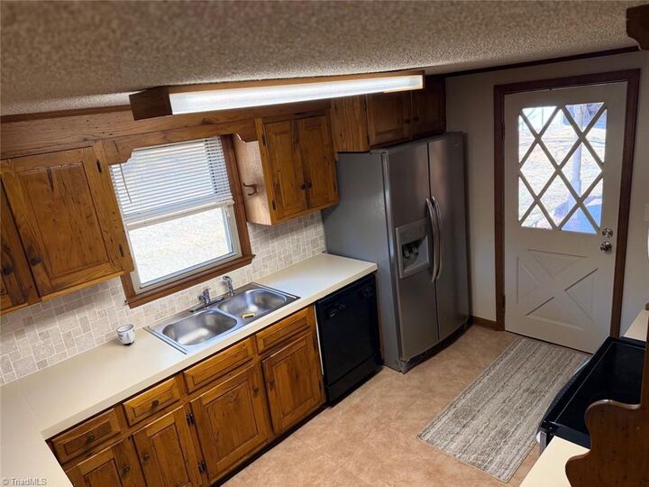 Property Photo:  226 White Plains Road  NC 28669 