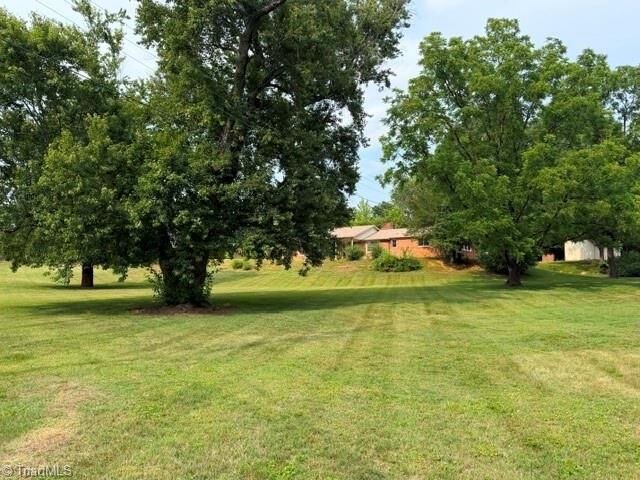 Property Photo:  226 White Plains Road  NC 28669 
