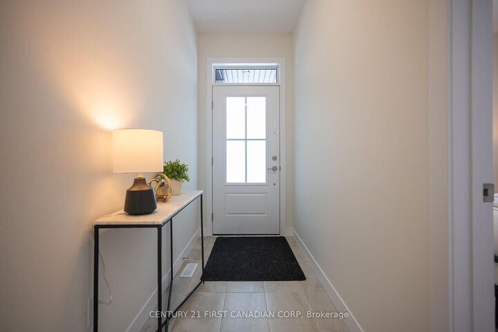 Property Photo:  6673 Hayward Drive  ON N6P 0H7 