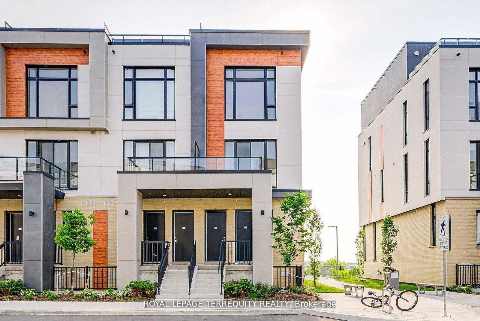 Property Photo: 7 Steckley House Lane 601 ON L4S 0N1