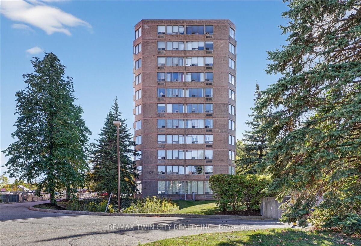 Property Photo: 3227 King Street E 506 ON N2A 3Z9