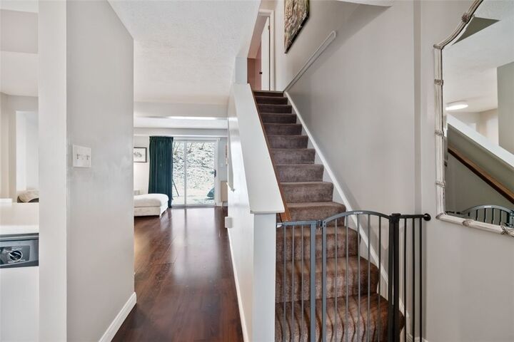 Property Photo:  7 Shadow Dr  PA 15227 