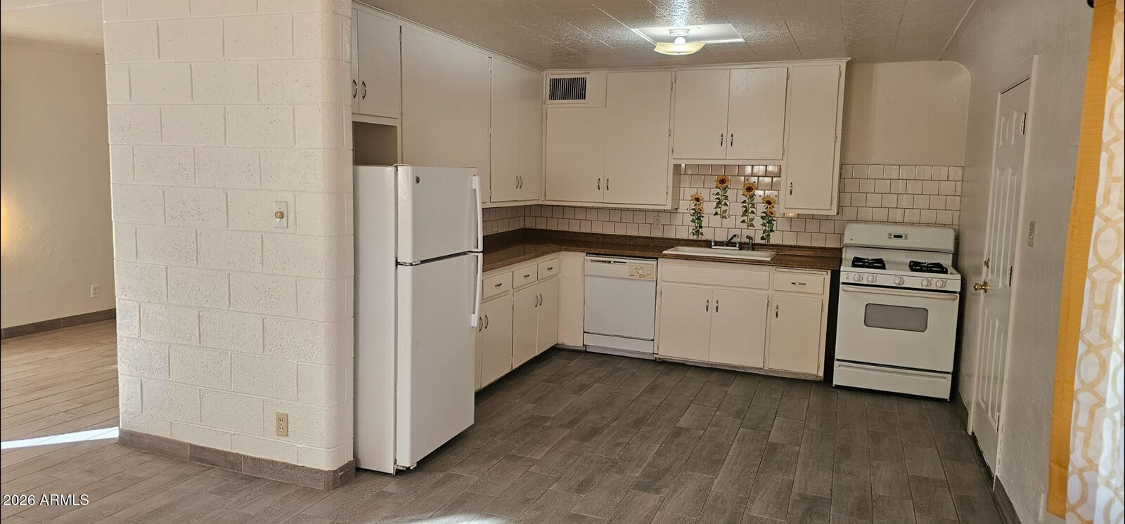 Property Photo:  2138 E Turney Avenue Apt D  AZ 85016 