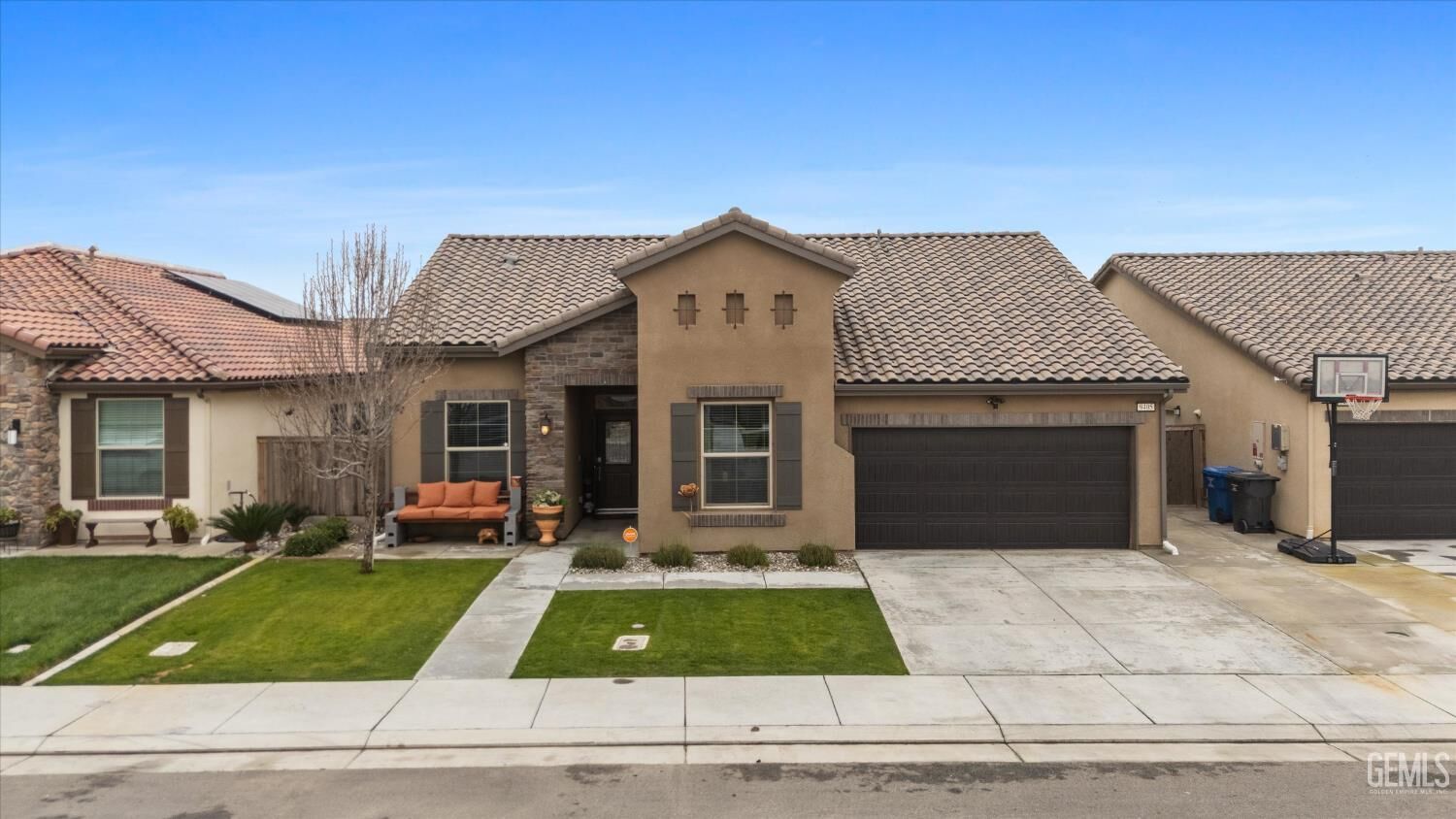 Property Photo:  9405 Laurel Ridge Lane  CA 93263 