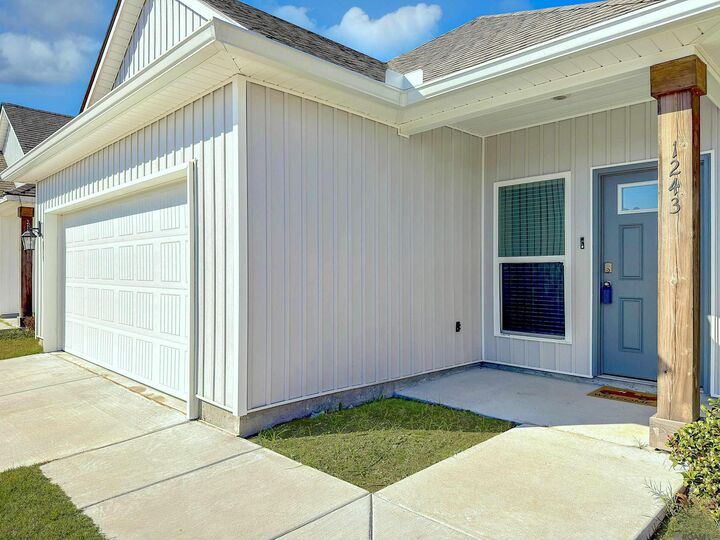 Property Photo:  1243 Drago Dr  LA 70820 