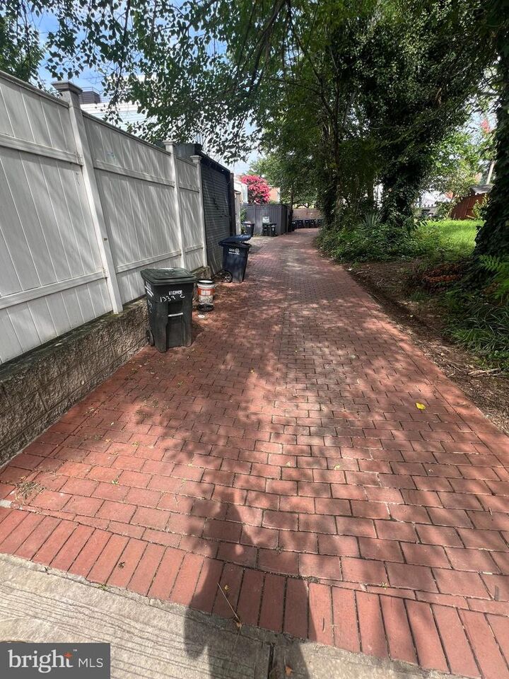 Property Photo:  1341 C Street NE  DC 20002 