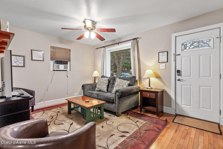 Property Photo:  1303 E Pennsylvania Ave  ID 83814 