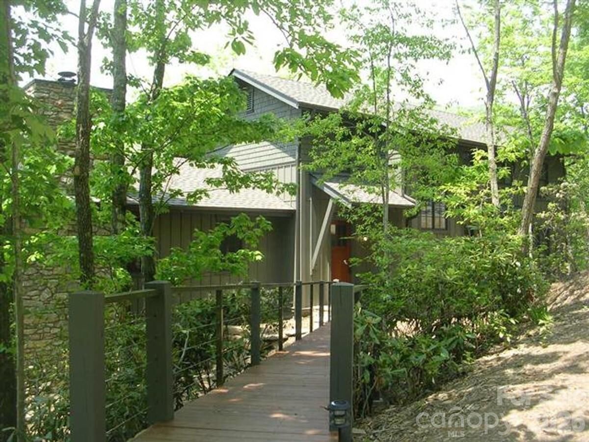 Property Photo: 143 Eastminster Terrace NC 28711