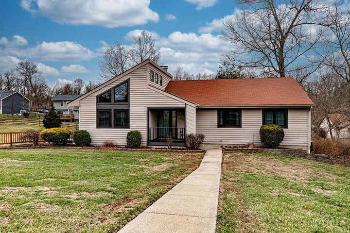 Property Photo: 20013 Ravenda Drive IN 47025