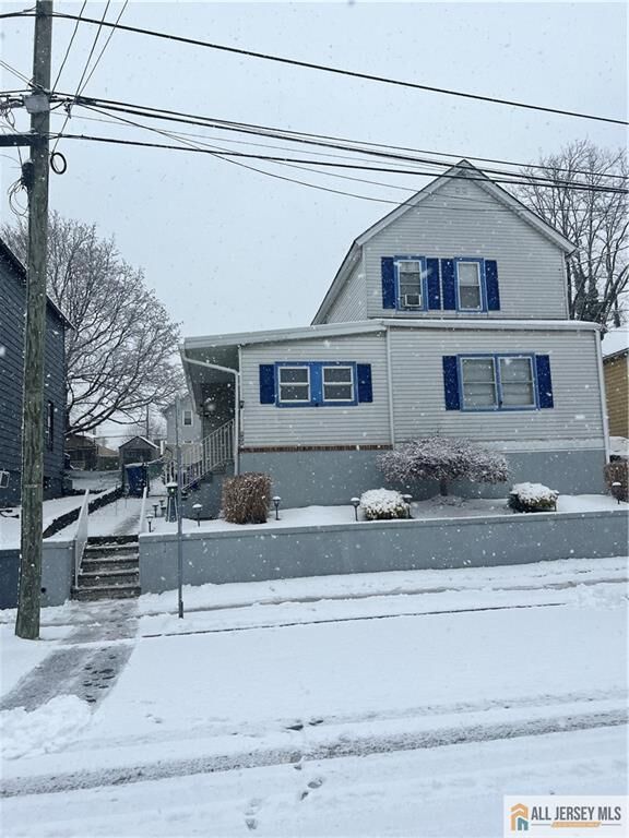 Property Photo:  520 Henry Street  NJ 08879 