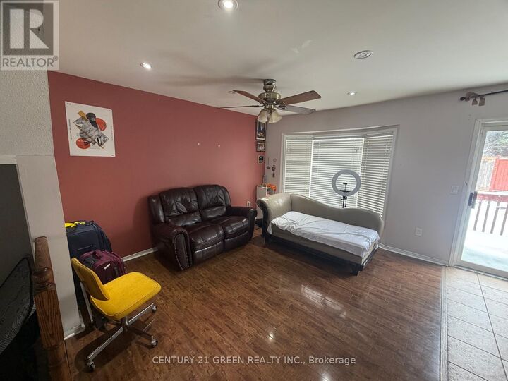 Property Photo: 68 Seaside Circle ON L6R 2G8