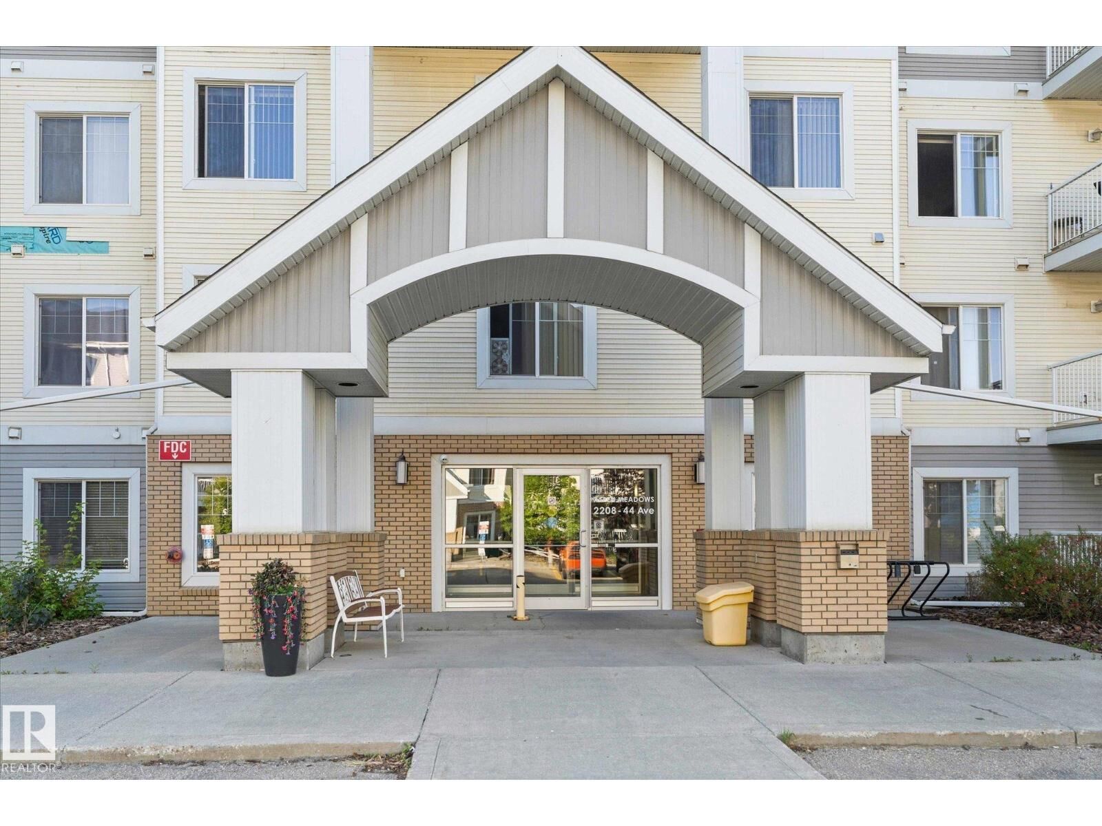 Photo de la propriété:  #112 2208 44 Av NW  AB T6T 0G6 