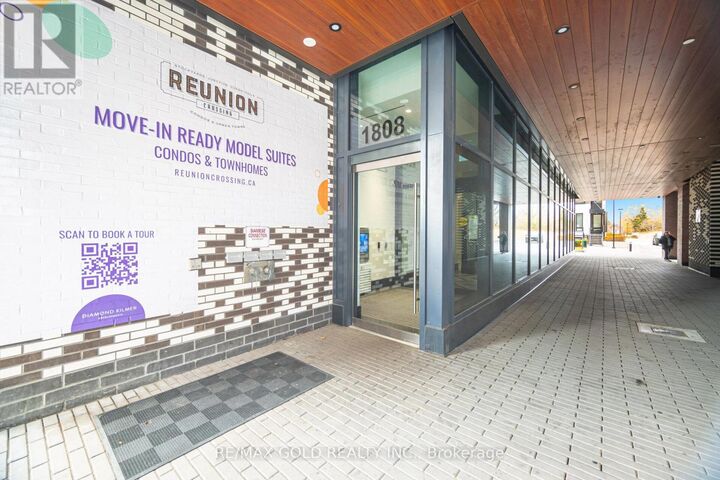 Property Photo:  1808 St.clair Avenue West 405  ON M6N 0C1 