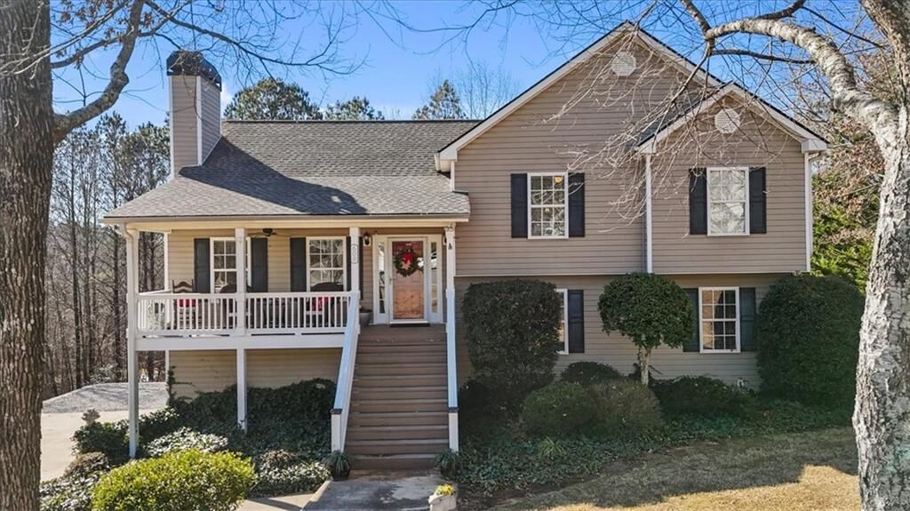 Property Photo:  608 Greenleaf Way  GA 30107 