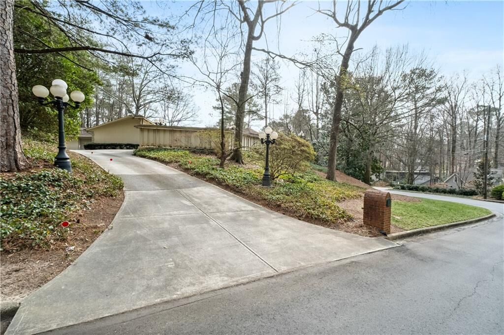 Property Photo: 6095 Weatherly Drive GA 30328