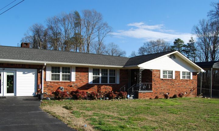 Property Photo: 544 N Pine Street TN 37397