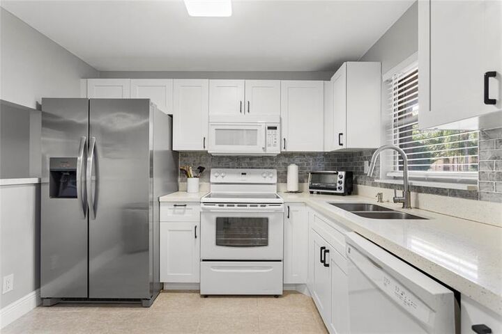 Property Photo:  9700 Sunrise Lakes Blvd 101  FL 33322 