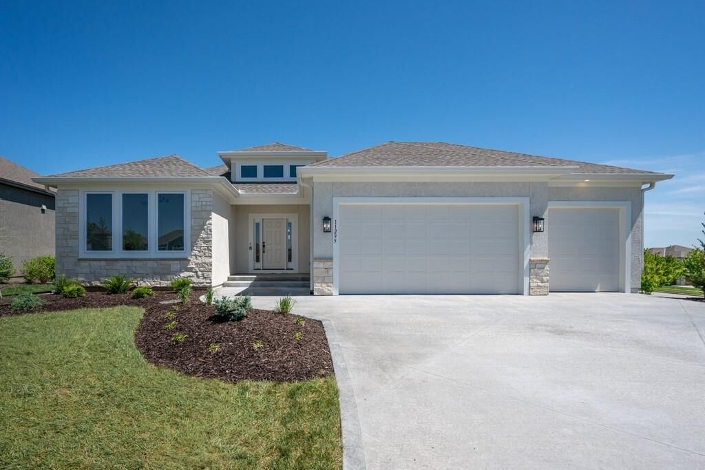 Property Photo:  11295 S Red Bird Street  KS 66061 