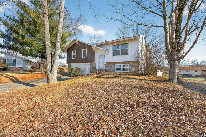 Property Photo:  3507 S Roxbury Circle  IN 47401 