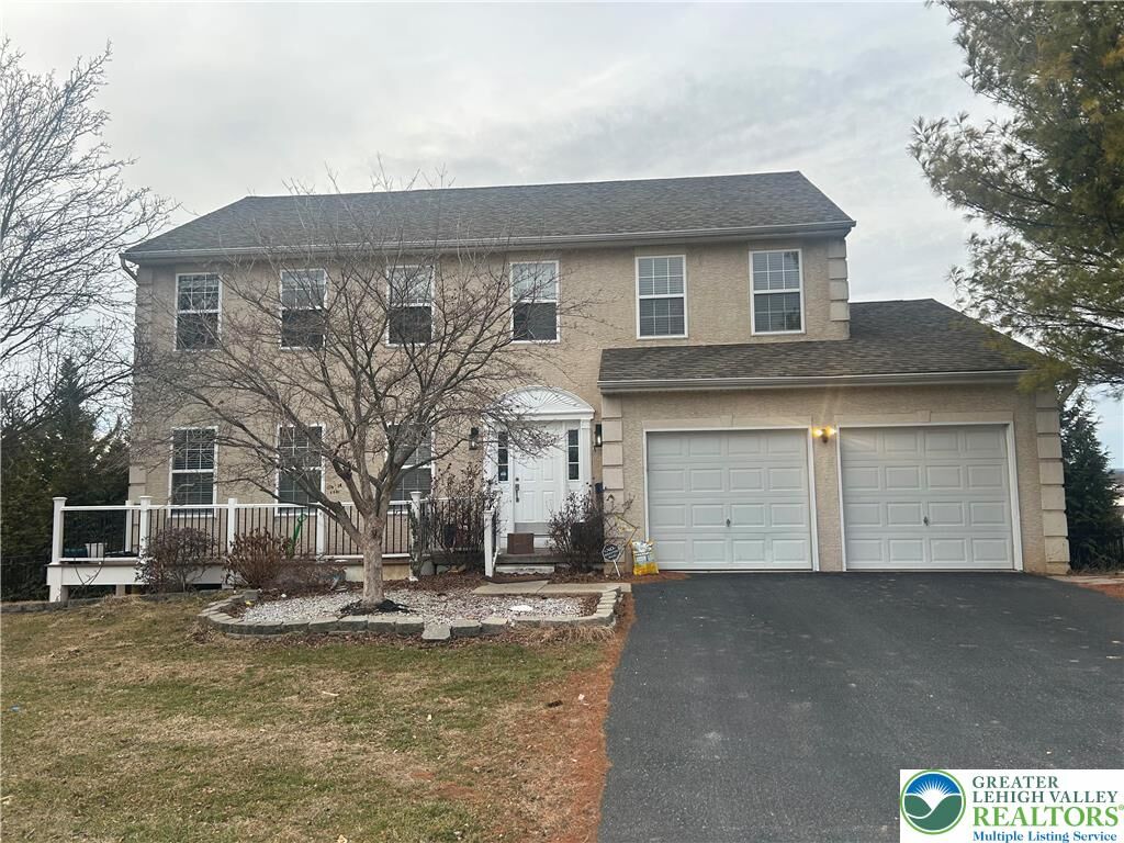 Property Photo:  211 McNair Circle  PA 18067 