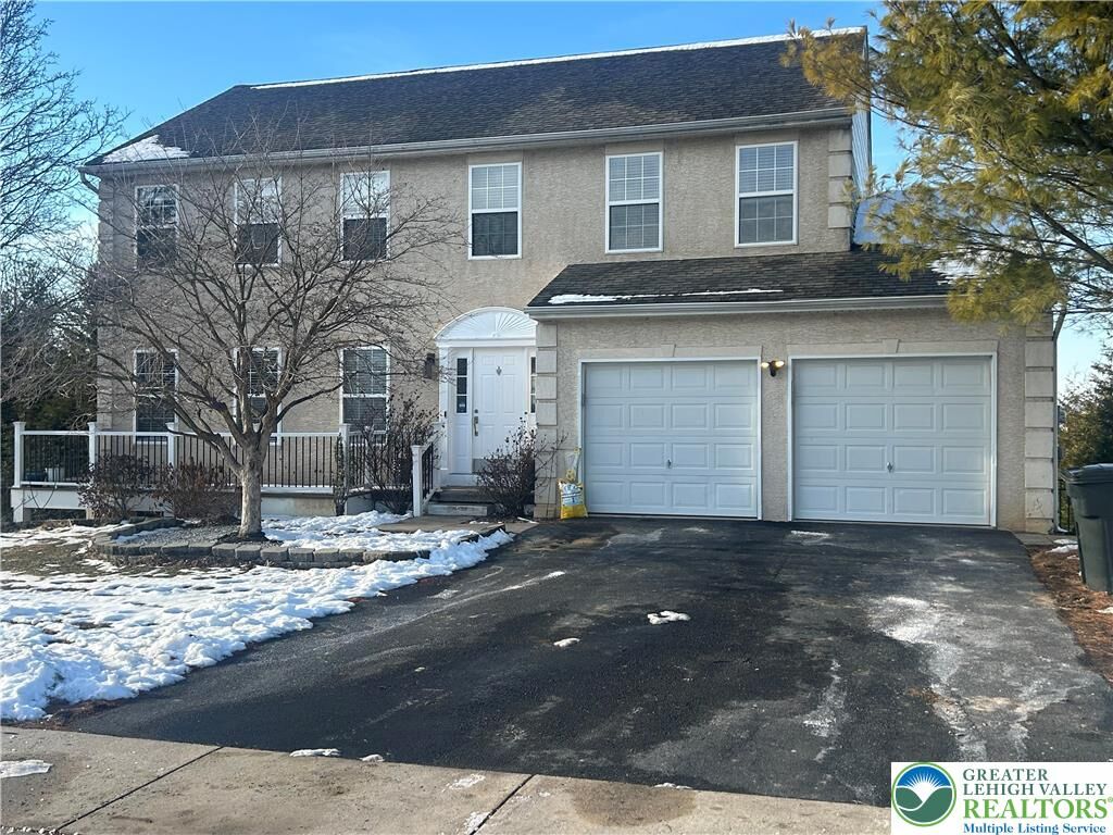 Property Photo: 211 McNair Circle PA 18067