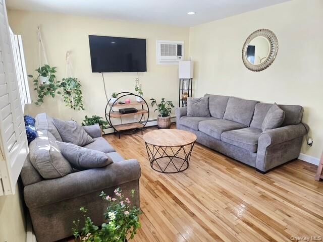 Property Photo:  6 E Kissimee Road  NY 11757 