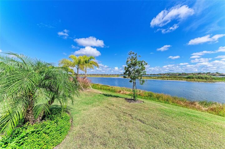 Property Photo: 576 Ravello Boulevard FL 34275
