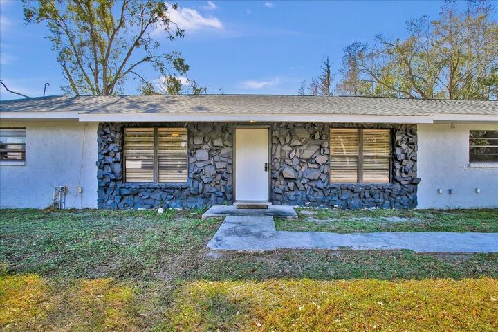 Property Photo:  6124 Lynn Road  FL 33625 