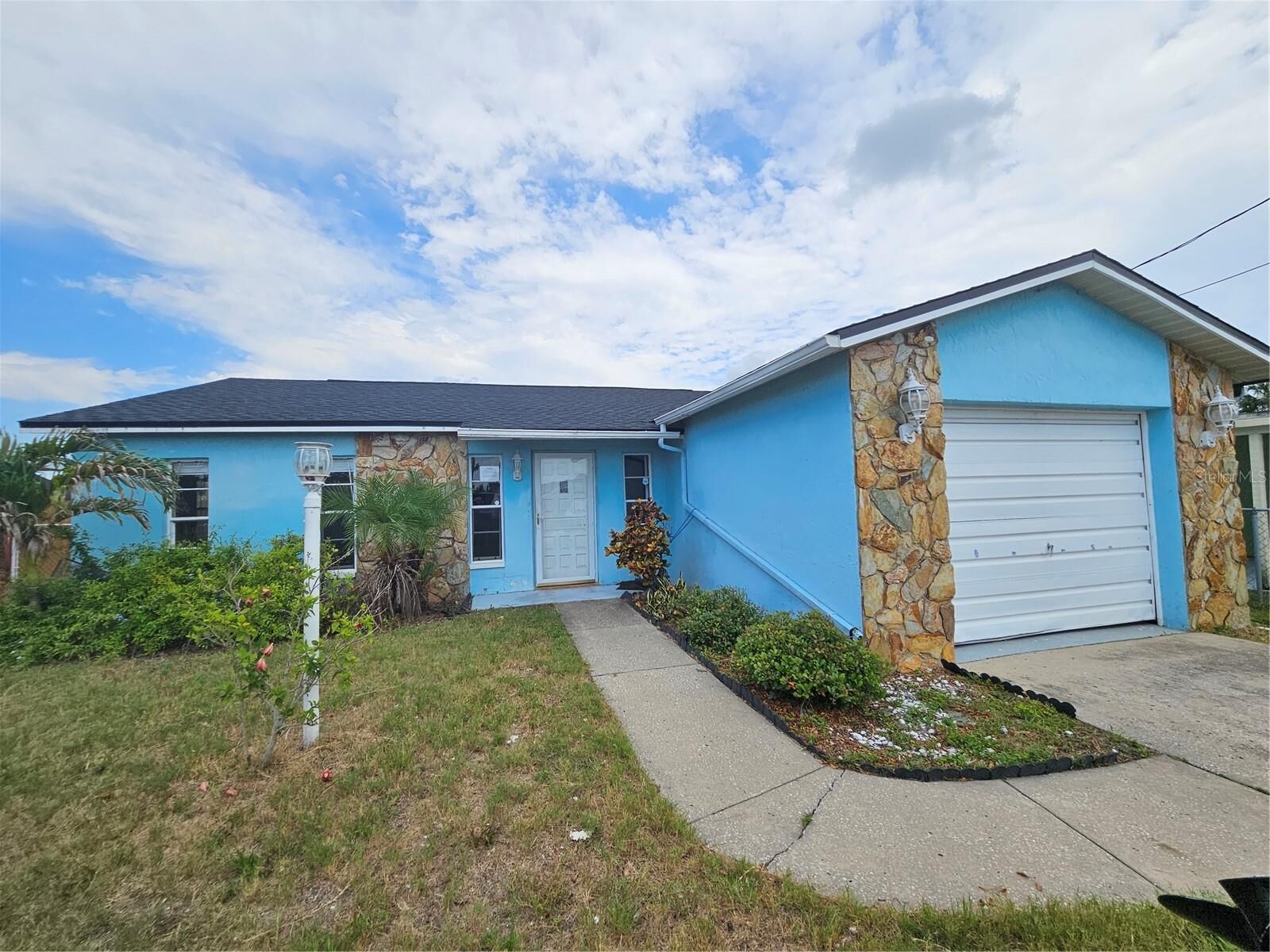 Property Photo:  13612 Frances Avenue  FL 34667 