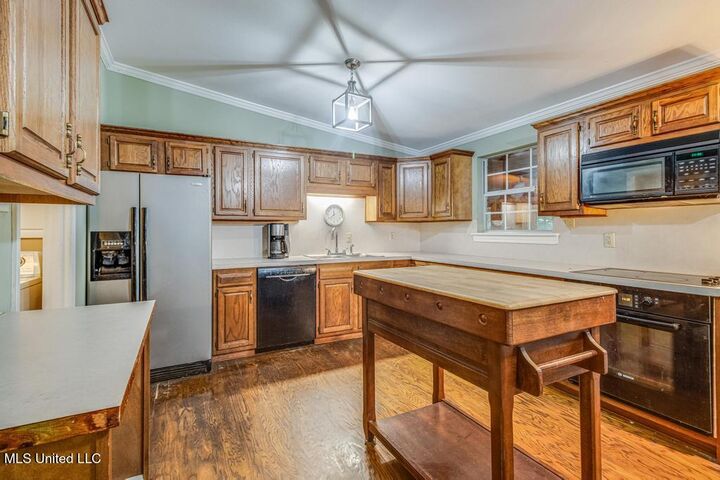 Property Photo:  28 Woodglen Drive  MS 39507 