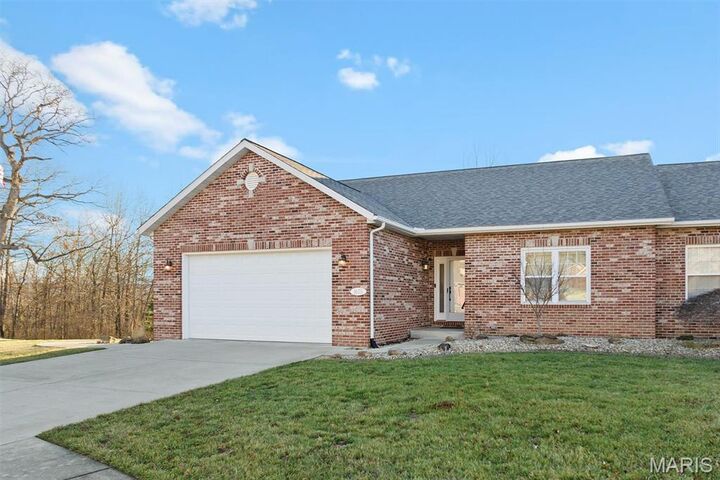 Property Photo:  1675 Lakepointe Estates Drive  IL 62269 