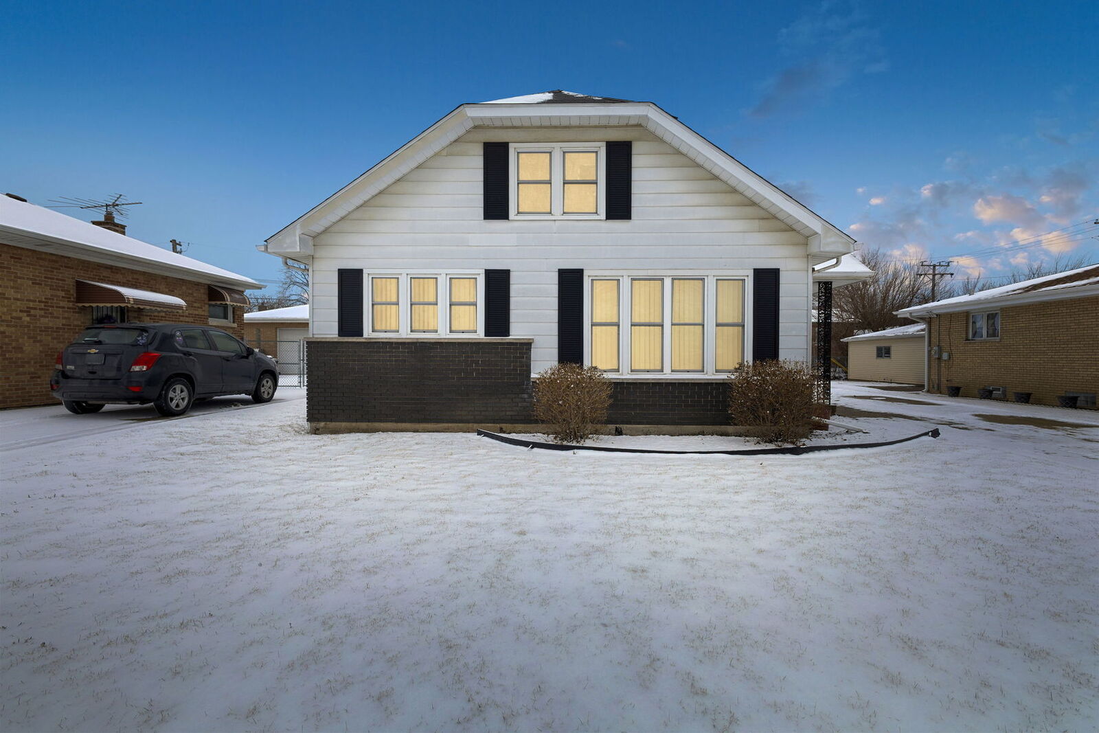 Property Photo: 606 De Angelis Court IL 60411