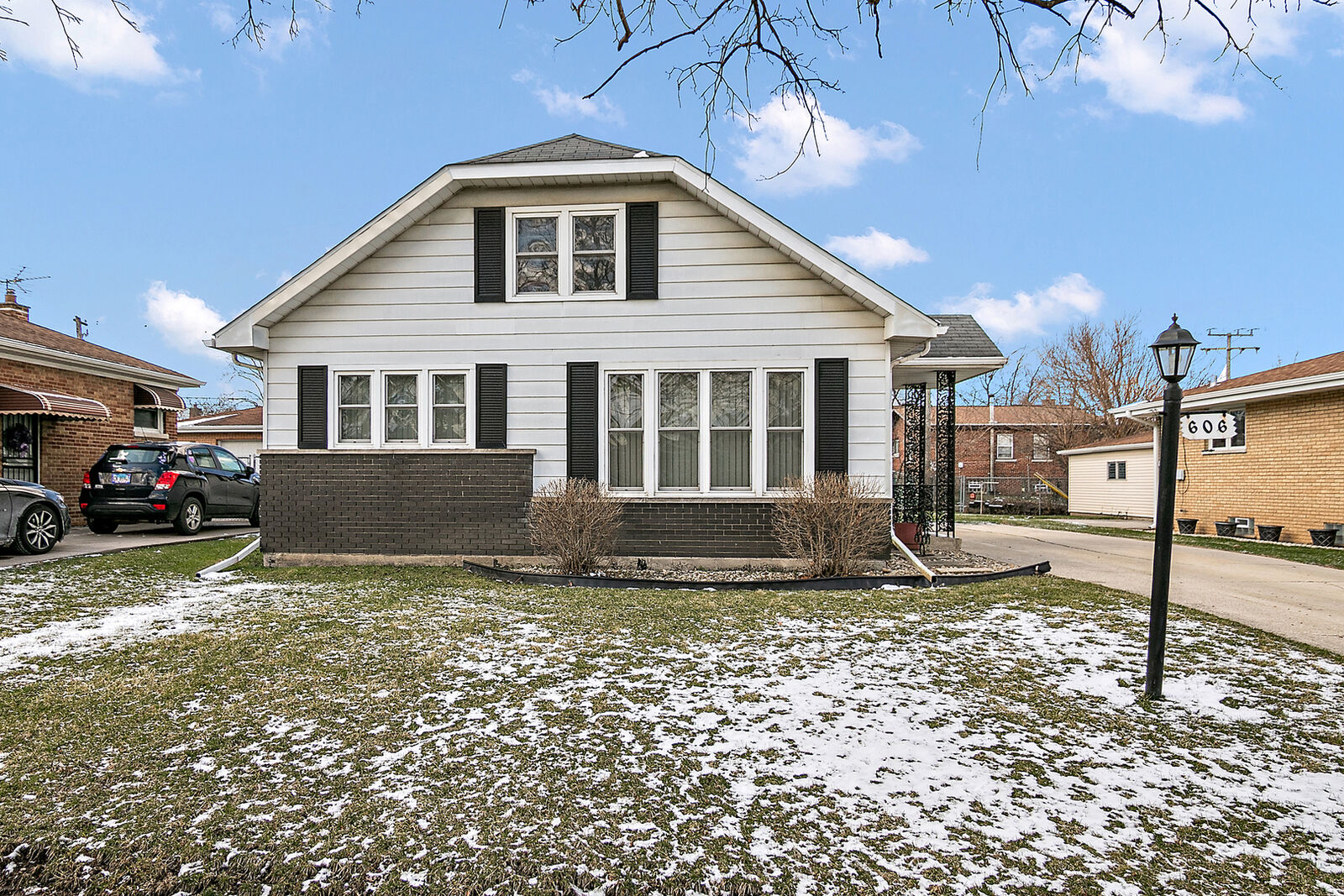 Property Photo:  606 De Angelis Court  IL 60411 