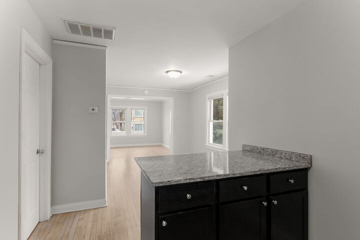 Property Photo:  1144 N Austin Boulevard 2  IL 60302 