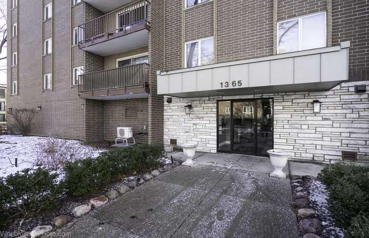 Property Photo:  1365 Ashland Avenue 604  IL 60016 