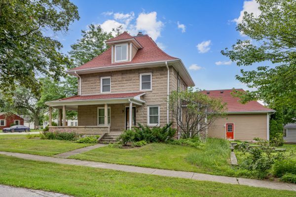 Property Photo:  190 Grove Avenue  IL 60140 