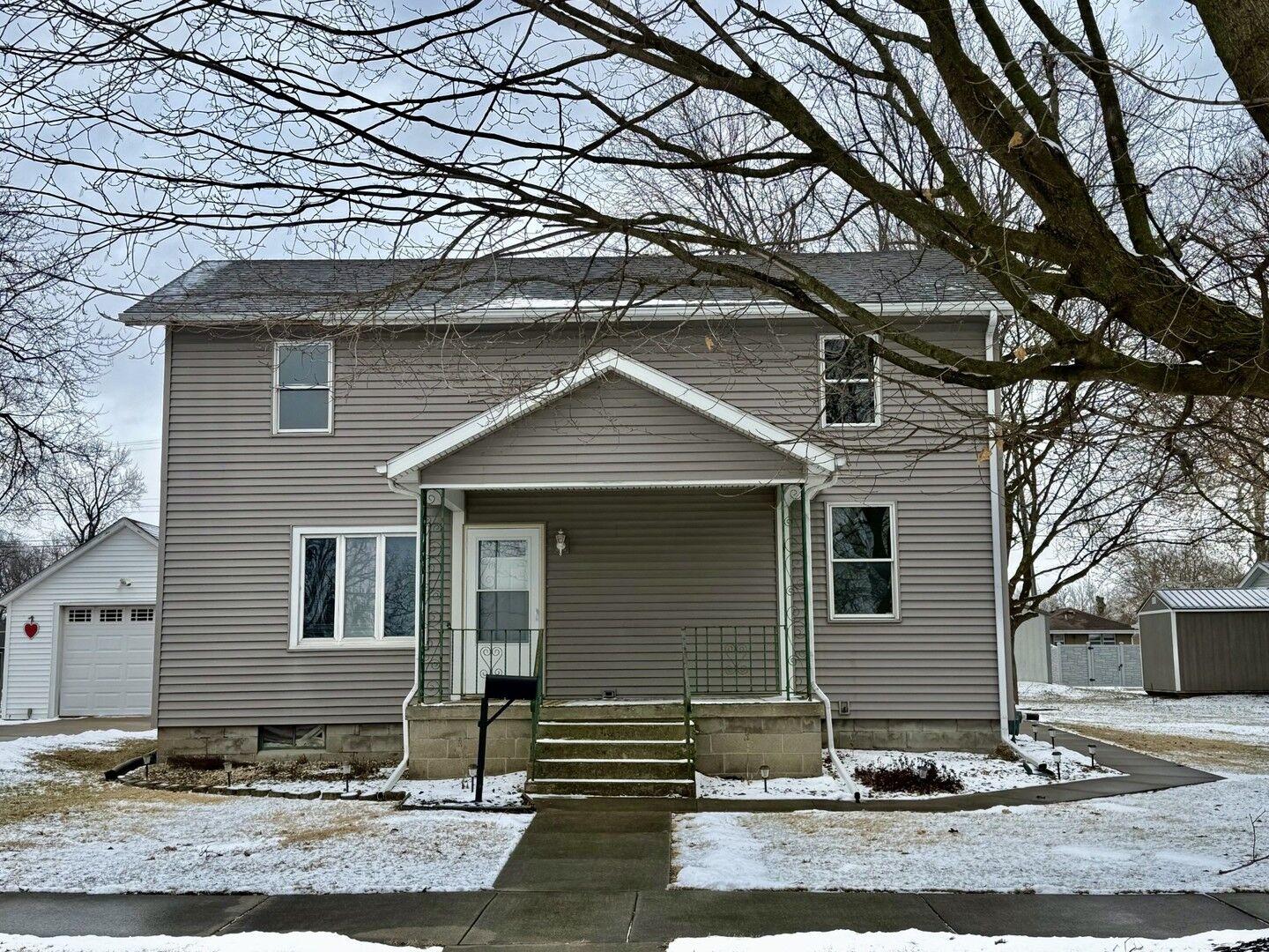 Property Photo:  205 6th Avenue  IL 61342 