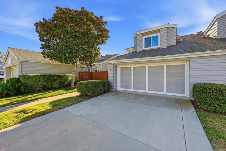 Property Photo:  819 Daphne Court  CA 92011 