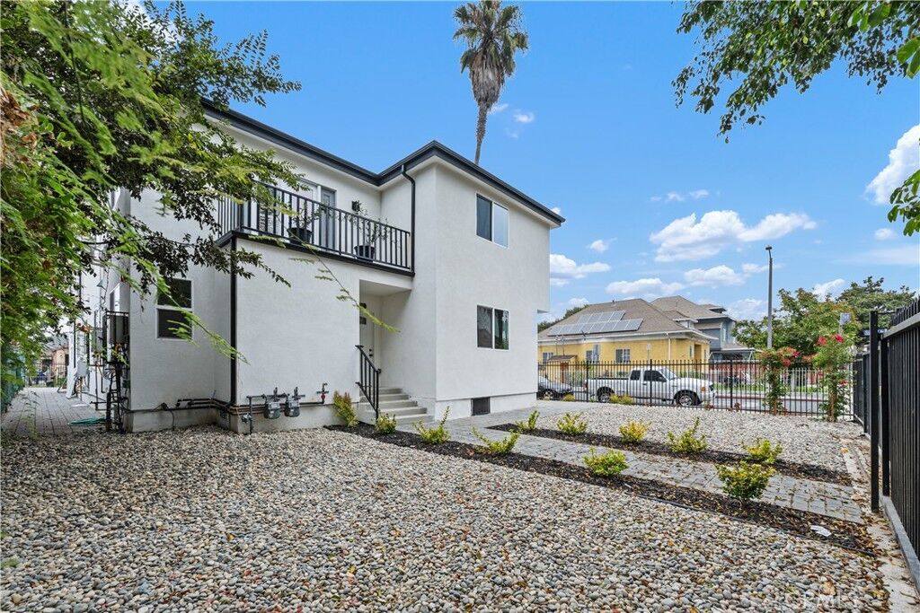 Property Photo: 2415 Stanford Avenue CA 90011