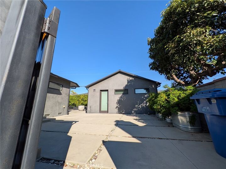 Property Photo:  6521 W 87th Street  CA 90045 