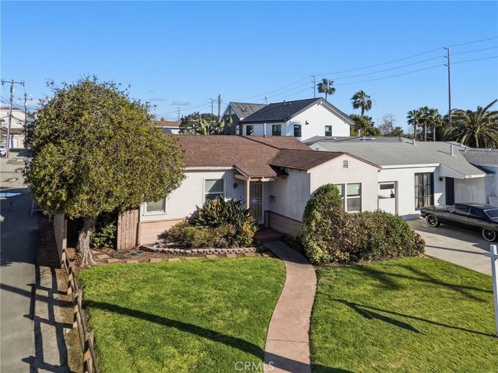 Property Photo:  110 Alabama Street N  CA 92648 