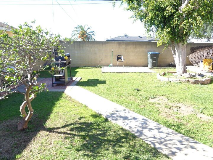 Property Photo:  325 N Sunset  CA 90631 