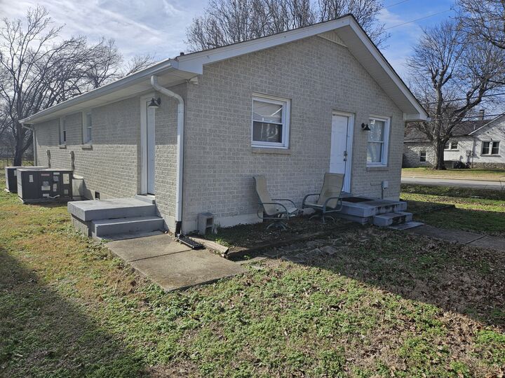 Property Photo:  500 Cumberland Ave  TN 37115 