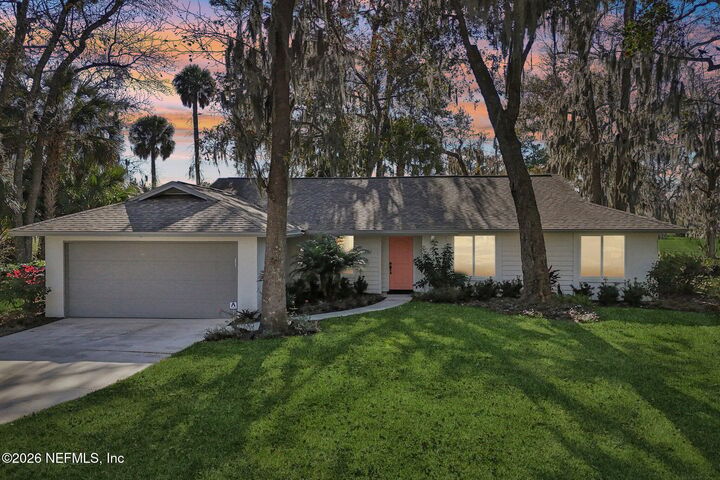 Property Photo: 102 Conch Court FL 32082