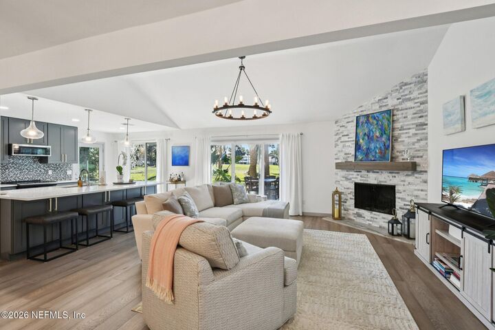 Property Photo:  102 Conch Court  FL 32082 