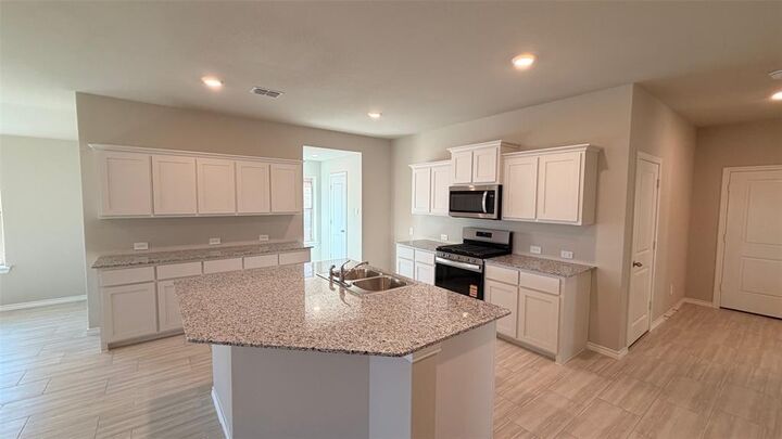 Property Photo: 8504 Beltmill Parkway TX 76131