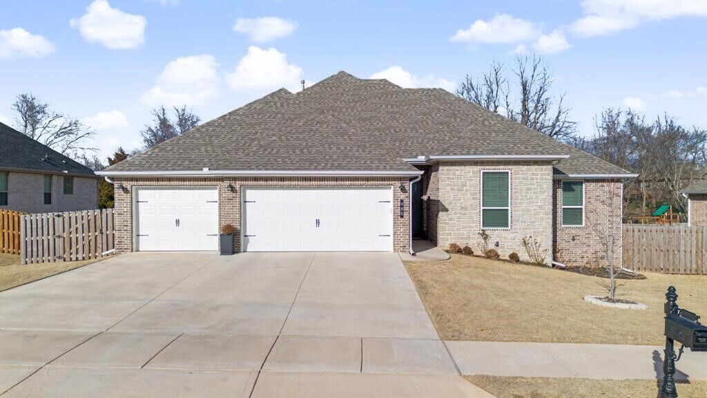 Property Photo:  908 Adair Road  AR 72751 