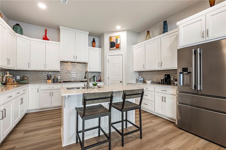 Property Photo: 6207 SW Prism Path Street AR 72713