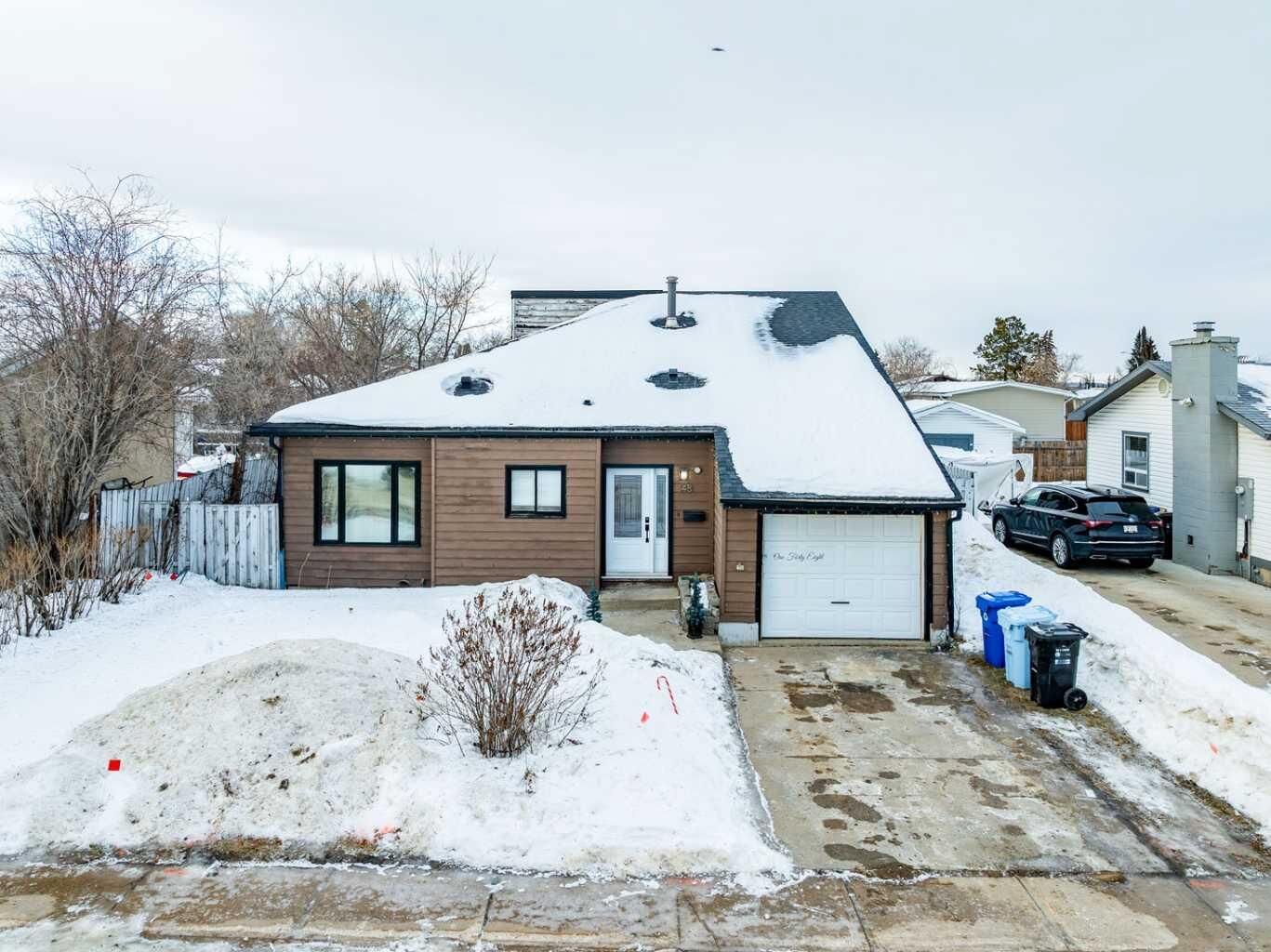 Property Photo: 148 Silvertip Place AB T9H 3B1