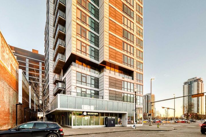 Property Photo: 450 8 Avenue SE 310 AB T2G 1T2